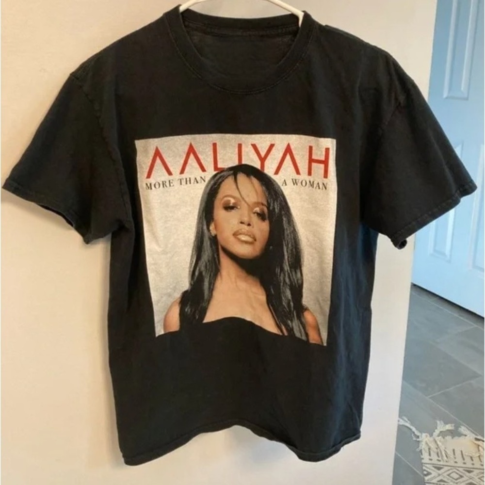 Black Aaliyah Shirt